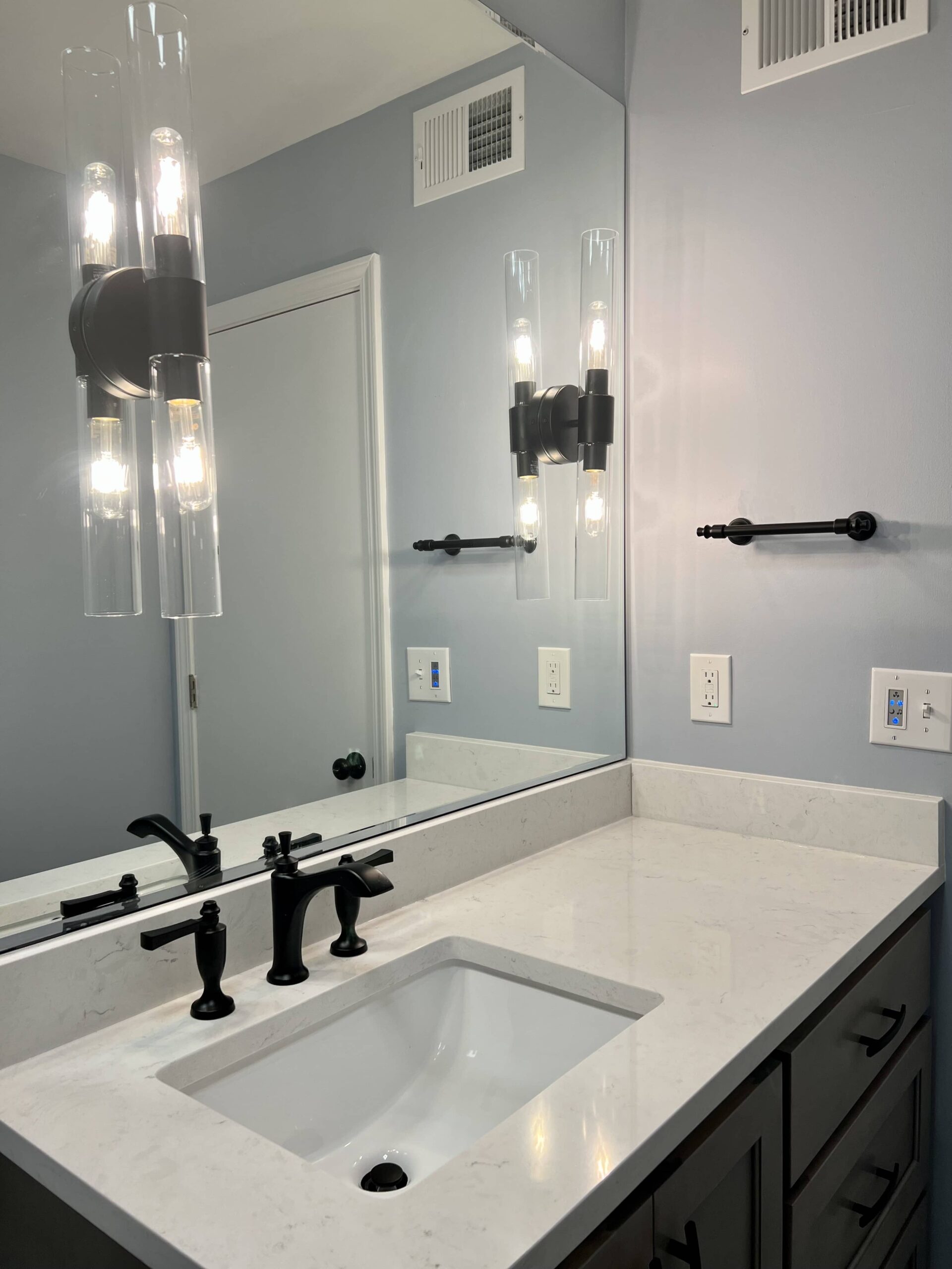 Tyler Lane Bathroom (Todd Metzroth)